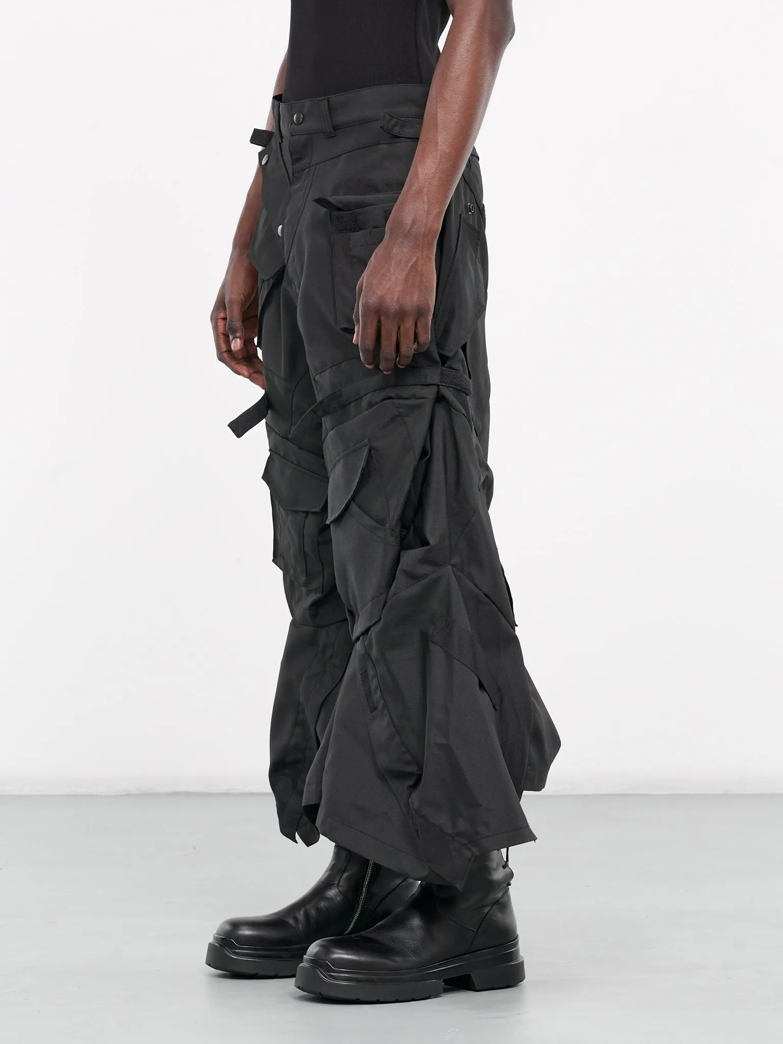 Asymmetric Cargo Pants (WM-P003-051-BLACK)