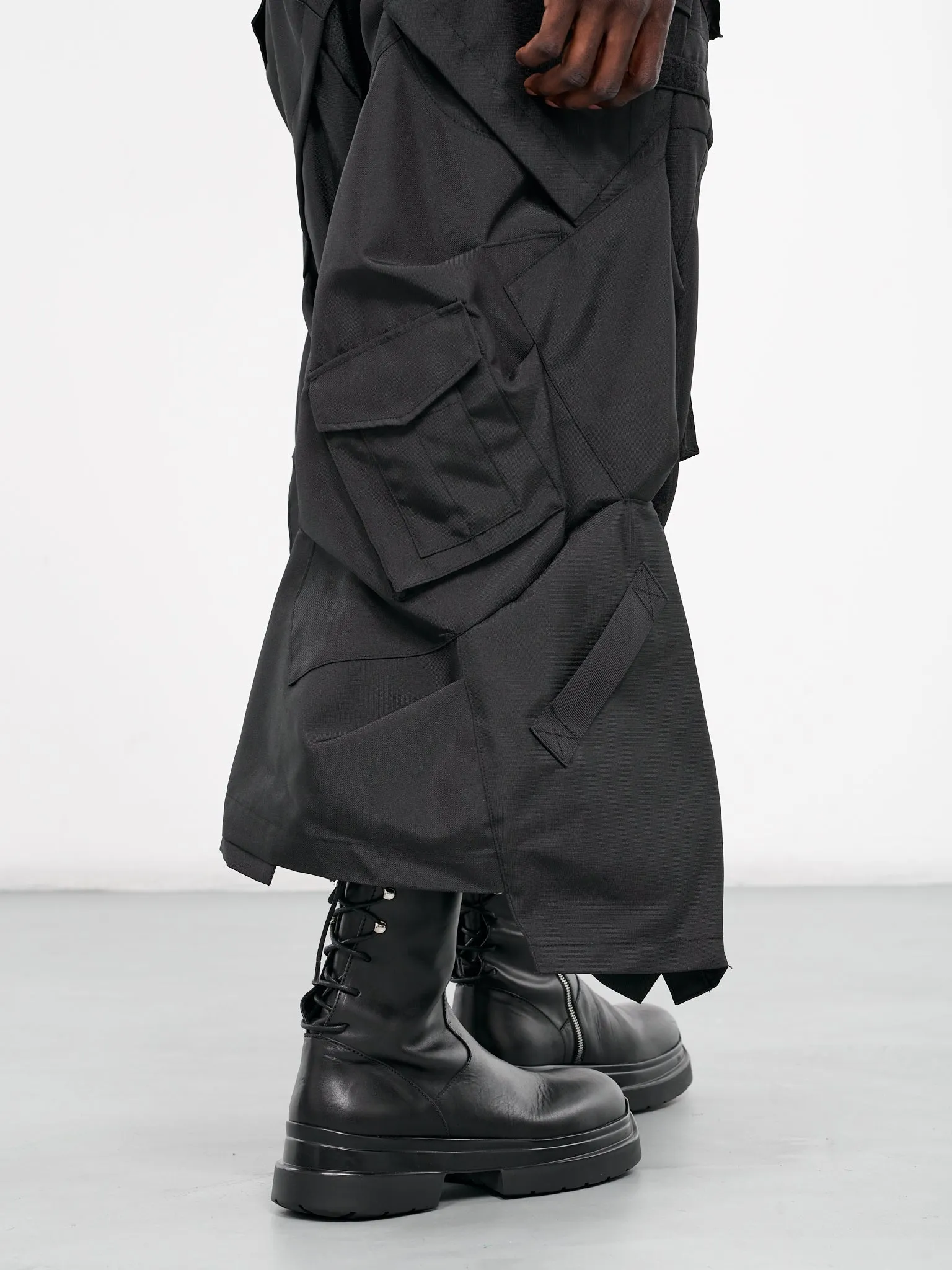 Asymmetric Cargo Pants (WM-P003-051-BLACK)